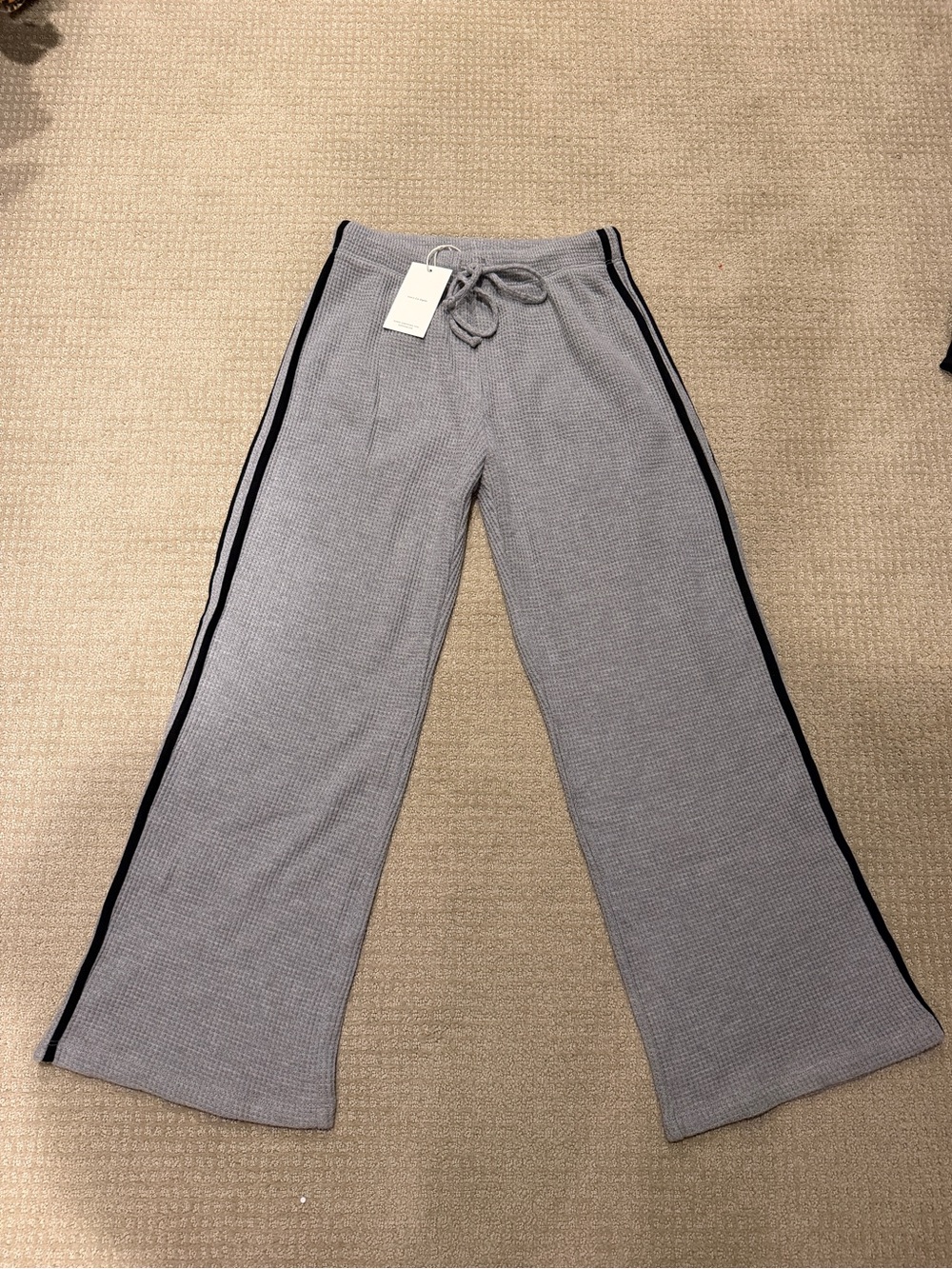 DONNI. Gray Wide-Leg Knit Pants with Side Stripe - Picture 3 of 4